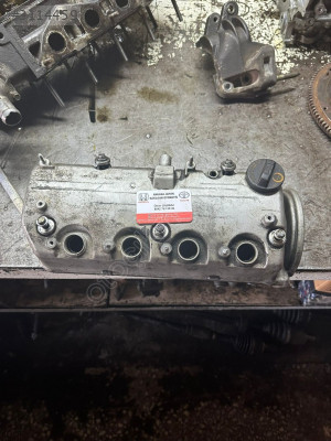 Honda Civic. Külbüratör  kapağı