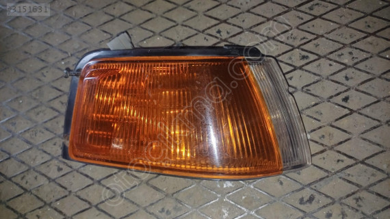 1991-1992 Mazda 323 sedan sağ sinyal lambası
