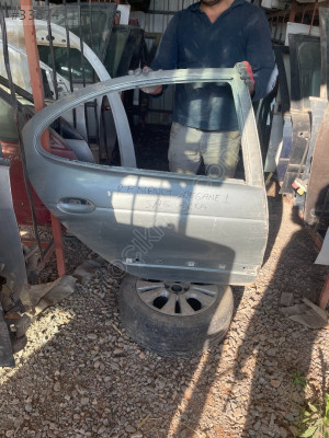 RENAULT MEGANE 1 SAĞ ARKA KAPI