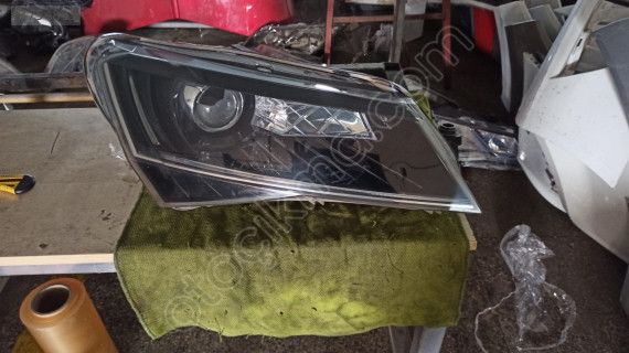 SKODA SUPER B SAĞ ÖN FAR