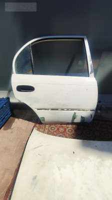 Toyota Corolla 93-98 Sağ arka kapı Dolu vaziyette