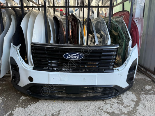 2025 Ford Courier ön tampon dolu