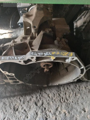 FORD FİESTA 1.4HDİ KOMPLE ŞANZIMAN ÜÇEL OTO ÇIKMA BURSA