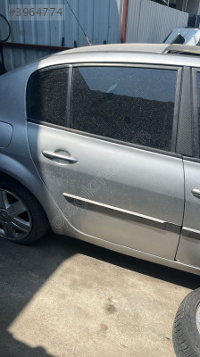 Renault megan 2 sağ arka kapı