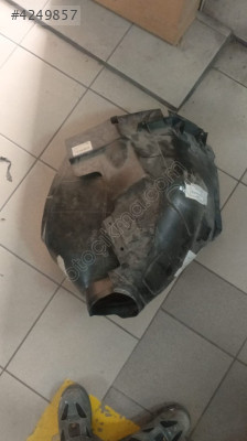 FORD FOCUS ÖN SAĞ ÇAMURLUK DAVLUMBAZ