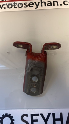 toyota yaris 2012 sağ arka kapı alt menteşesi