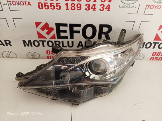 TOYOTA AURİS ORJİNAL ÇIKMA SOL ÖN FAR