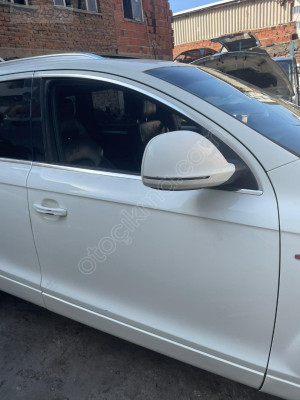 AUDI Q7 SAĞ ÖN KAPI KONUK OTO 05323167897