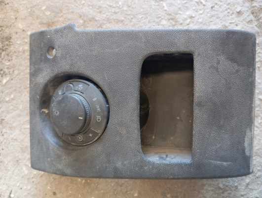 Opel Corsa D.Direksiyon alt kapağı 13228683