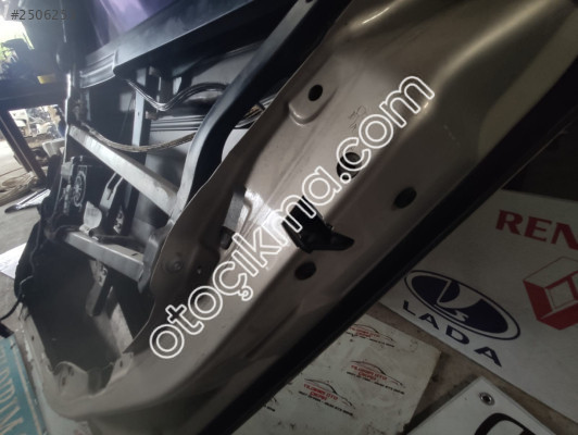 AUDİ A6 99-03 SAĞ ARKA KAPI KİLİDİ