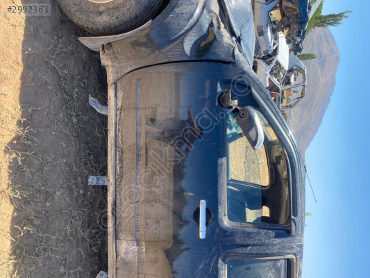 Nissan Navara sol ön kapı