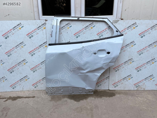 Peugeot 2008 sol arka kapı (hasarlı parça)