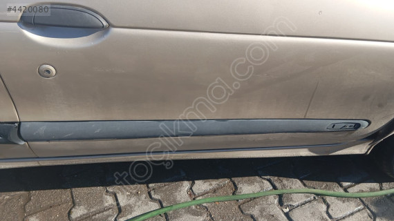 renault megane 1 sağ ön kapı çıtası