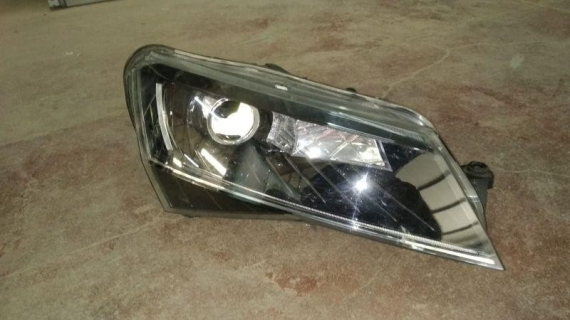 SKODA SUPERB 2015 2019 SAĞ FAR 3V1941016B