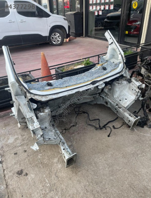 COURİER ÖN ŞASİ ORJİNALL ÇIKMA PARÇAA