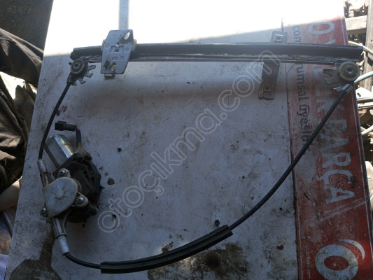 Renault 9 sağ ön cam krikosu