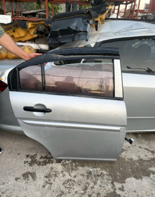 Hyundai accent era sağ arka kapı orijinal