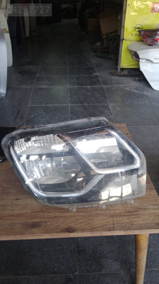 Dacia Duster sağ ön far orijinal