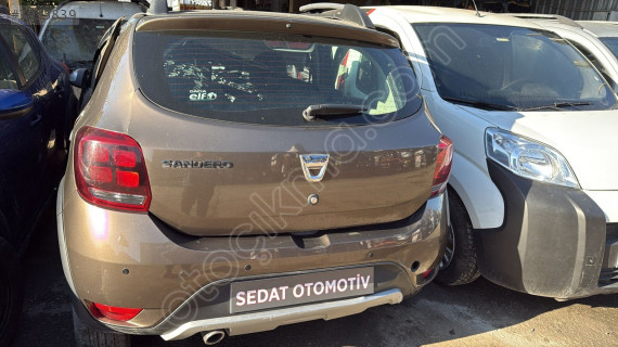dacia sandero bagaj kapağı