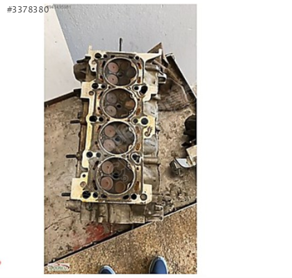 VOLKSWAGEN PASSAT 1.8 SİLİNDİR KAPAĞI