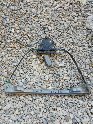 Renault Clio 2 sağ ön cam motoru ve kirikosu