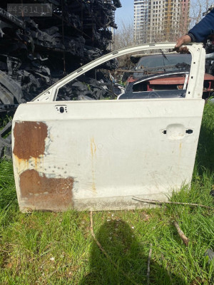 2013-2014 Audi A3 sol ön kapı