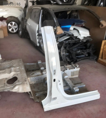 Nissan Qashqai J11 Sağ Ön Kapı Direği - Mil Oto Parçaları