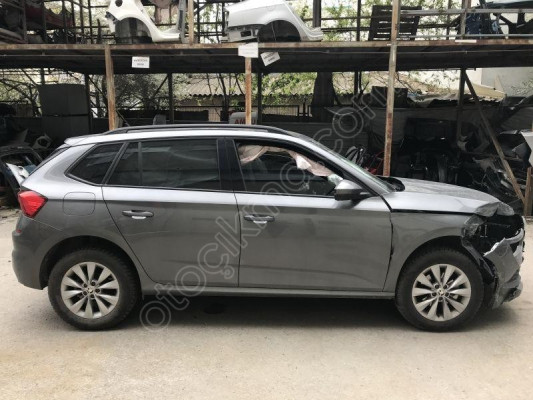 SKODA KAMİQ 2018 2024 SAĞ ÖN ÇEYREK 657810126
