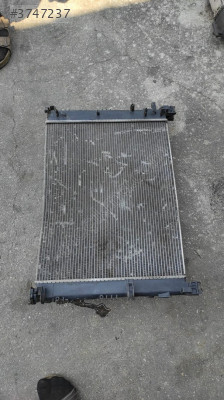 RENAULT SEMBOL SU RADYATÖRÜ CIKMA