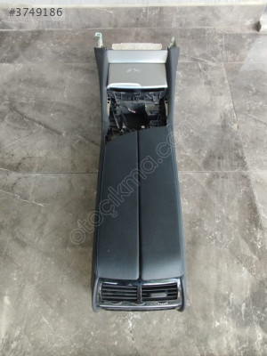 BMW G30 5.20İ ORTA KONSOL KOL DAYAMA ORJINAL HATASIZ ÇIKMA