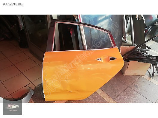 Hyundai Accent Blue 2010 model sol arka kapı az hasarlı orjinal