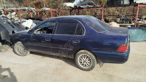 Corolla efsane kasa Sol arka çamurluk