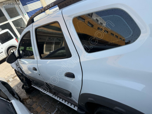 2018-24 DACİA DUSTER SOL ARKA KAPI HATASIZ ORJ ÇIKMA