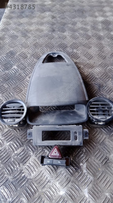 Opel CorsaD orta üfleme üst kapağı ve düğmeleri orijinal