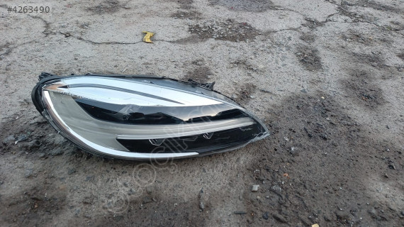 2022-24 VOLVO V40 SAĞ ÖN FAR ÇIKMA ORJİNAL