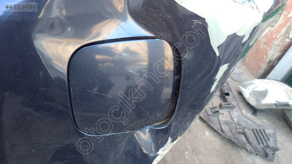 mitsubishi carisma depo kapağı