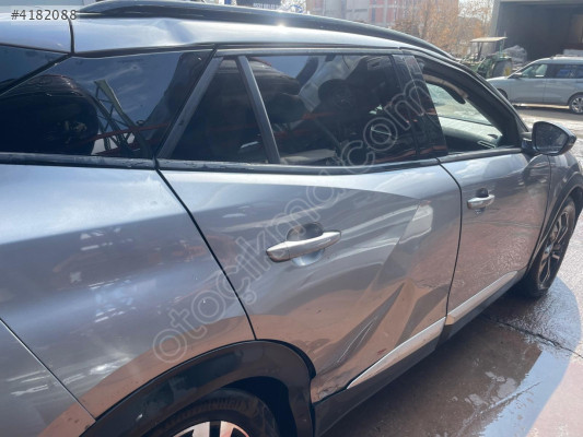 PEUGEOT 2008   -  SAĞ ARKA ÇAMURLUK