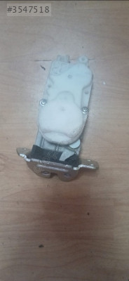 5808a079 Mitsubishi Outlander 2002-2008 arka bagaj kilidi