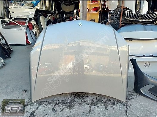 Mercedes c serisi w204 motor kaputu