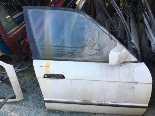 BMW E30 1990 Sağ Ön Kapı Kilidi Cam Krikosu Kapı Çıtası