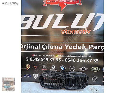 Bmw 5 Serisi G30 ÖN PANJUR İÇ MASKESİ 187156-10