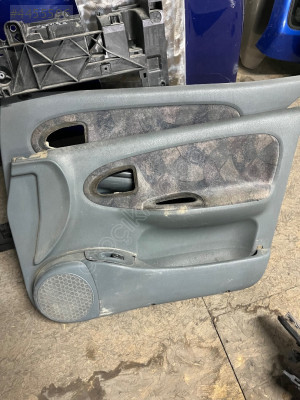 RENAULT MEGANE 1 SAĞ ÖN SAĞ ARKA KAPI DÖŞEMESİ