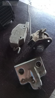 Opel Astra f sedan bagaj kilit  komple çıkma