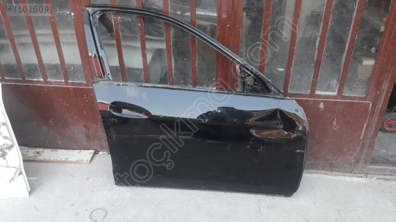 Mercedes E 212 KAPI SAĞ ÖN