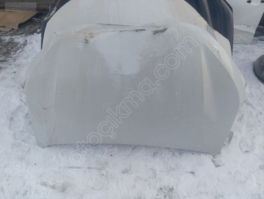 Dacia Sandero ön motor kaputu