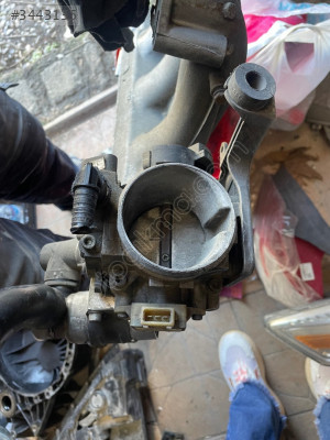 Peugeot 406 gaz kelebeği