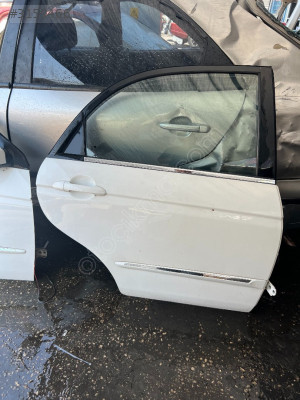 KIA CERATO Sağ Arka Kapı - Mert Oto Çıkma Parçaları