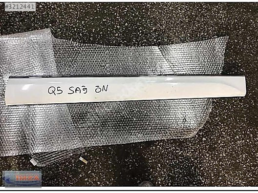 AUDI Q5 SAP ÖN KAPI BANDI