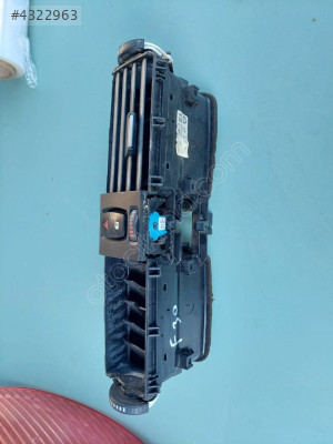 BMW F30 HAVALANDIRMA İZGARASI