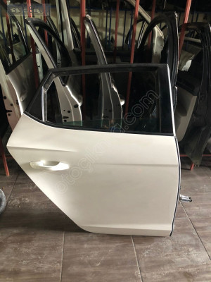 ÇIKMA HATASIZ SEAT LEON SAĞ ARKA KAPI